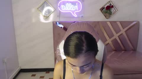 Live 300pm 900pm COLOMBIAN HOUR online show from 02/10/25, 08:00