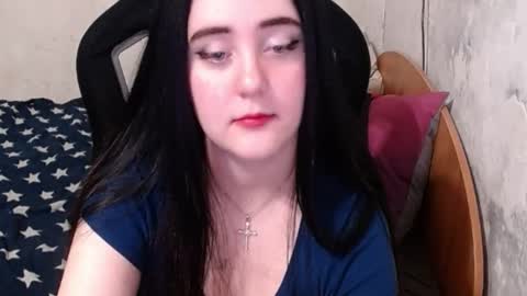 Snapshot of sweet_my_dream chatting on 01/21/25, 04:27 sweet_my_dream online show from 01/21/25, 04:27