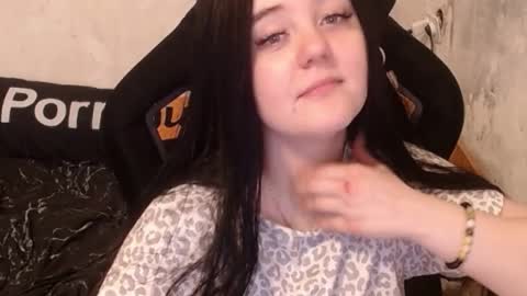 Snapshot of sweet_my_dream chatting on 10/13/25, 09:20 sweet_my_dream online show from 10/13/25, 09:20