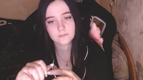 Snapshot of sweet_my_dream chatting on 10/14/25, 05:25 sweet_my_dream online show from 10/14/25, 05:25