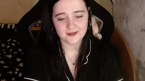 Snapshot of sweet_my_dream chatting on 12/18/25, 07:09 sweet_my_dream online show from 12/18/25, 07:09