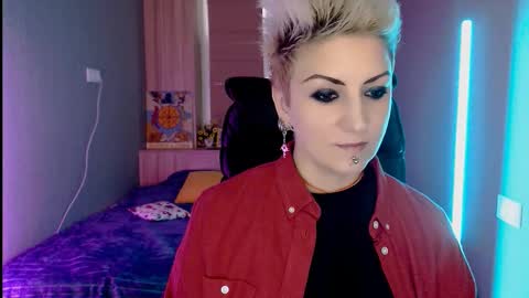 Snapshot of sweet_n_strong chatting on 02/15/26, 06:10 sweet_n_strong online show from 02/15/26, 06:10