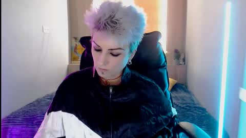 Snapshot of sweet_n_strong chatting on 02/27/26, 12:38 sweet_n_strong online show from 02/27/26, 12:38