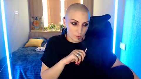 Snapshot of sweet_n_strong chatting on 03/26/26, 12:11 sweet_n_strong online show from 03/26/26, 12:11