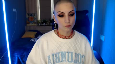 Snapshot of sweet_n_strong chatting on 03/27/26, 01:44 sweet_n_strong online show from 03/27/26, 01:44