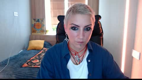 Snapshot of sweet_n_strong chatting on 06/07/26, 10:52 sweet_n_strong online show from 06/07/26, 10:52