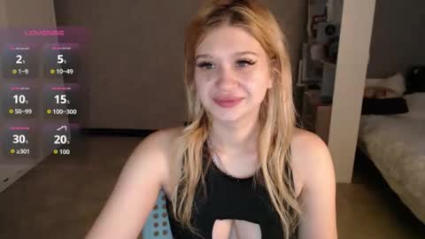 Snapshot of sweet_nicole_333 chatting on 11/13/25, 06:12 sweet_nicole_333 online show from 11/13/25, 06:12