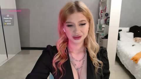 Snapshot of sweet_nicole_333 chatting on 11/20/25, 07:30 sweet_nicole_333 online show from 11/20/25, 07:30