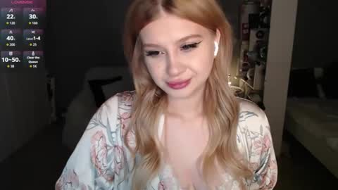 Snapshot of sweet_nicole_333 chatting on 03/20/26, 06:35 sweet_nicole_333 online show from 03/20/26, 06:35