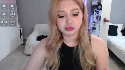 Snapshot of sweet_nicole_333 chatting on 04/02/26, 07:28 sweet_nicole_333 online show from 04/02/26, 07:28