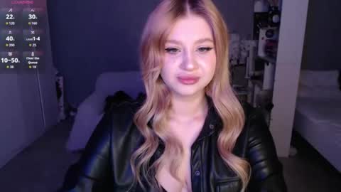 Snapshot of sweet_nicole_333 chatting on 04/11/26, 08:18 sweet_nicole_333 online show from 04/11/26, 08:18