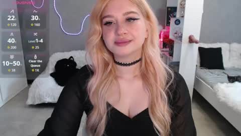 sweet_nicole_333 online show from 07/31/26, 09:52