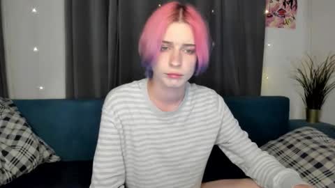 Snapshot of sweet_peach__ chatting on 09/15/25, 08:42 kira online show from 09/15/25, 08:42