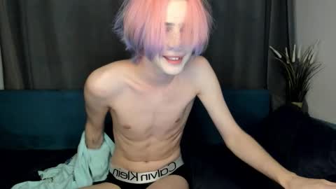 Snapshot of sweet_peach__ chatting on 09/21/25, 09:49 kira online show from 09/21/25, 09:49