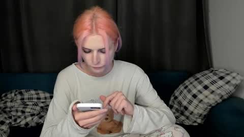 Snapshot of sweet_peach__ chatting on 09/27/25, 08:36 kira online show from 09/27/25, 08:36