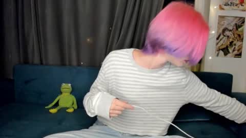 Snapshot of sweet_peach__ chatting on 10/06/25, 11:13 kira online show from 10/06/25, 11:13