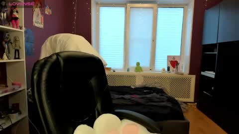 kira online show from 05/09/26, 06:02