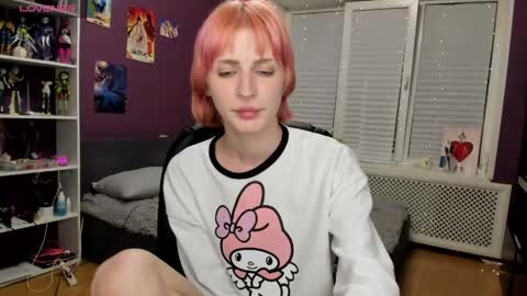 kira online show from 05/15/26, 07:32
