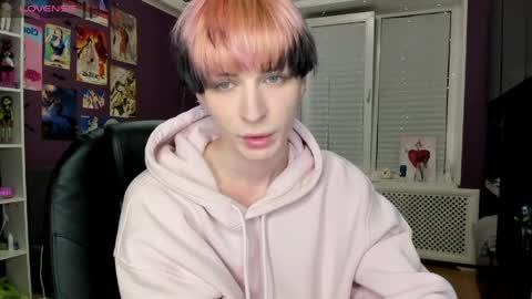 kira online show from 05/21/26, 08:38