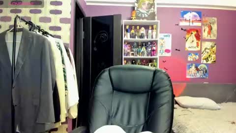 kira online show from 06/20/26, 07:38