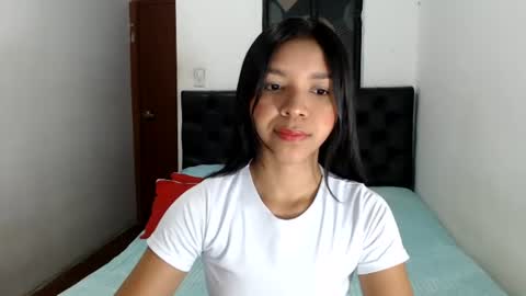 Snapshot of sweet_petite15 chatting on 07/14/26, 12:22 petite sweet online show from 07/14/26, 12:22