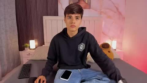 Petter online show from 11/30/25, 01:37