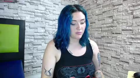 Snapshot of sweet_poison30 chatting on 03/12/25, 11:01 LAUREN online show from 03/12/25, 11:01