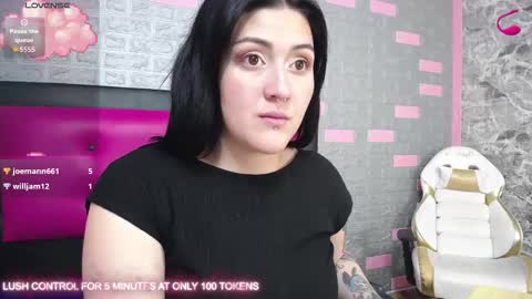 Snapshot of sweet_poison30 chatting on 09/09/25, 07:46 LAUREN online show from 09/09/25, 07:46