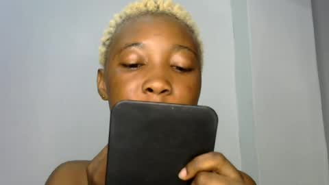 Snapshot of sweet_pussy04 chatting on 06/16/26, 04:15 sweet girl online show from 06/16/26, 04:15