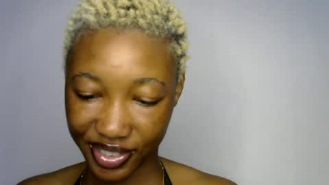 Snapshot of sweet_pussy04 chatting on 06/23/26, 05:05 sweet girl online show from 06/23/26, 05:05