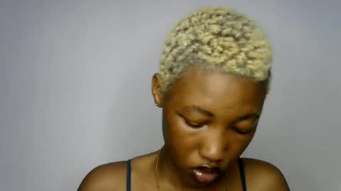 Snapshot of sweet_pussy04 chatting on 06/25/26, 11:26 sweet girl online show from 06/25/26, 11:26