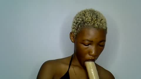 Snapshot of sweet_pussy04 chatting on 06/27/26, 05:56 sweet girl online show from 06/27/26, 05:56