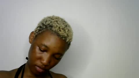 Snapshot of sweet_pussy04 chatting on 07/15/26, 01:16 sweet girl online show from 07/15/26, 01:16