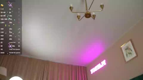 Snapshot of sweet_reverie chatting on 10/11/25, 08:57 Vanessa online show from 10/11/25, 08:57