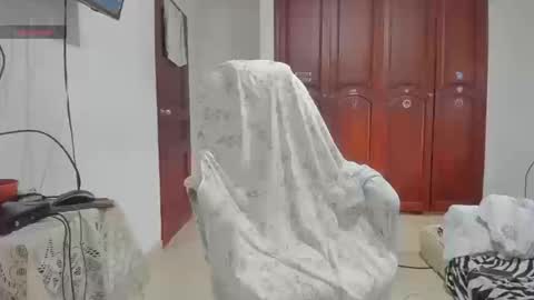 sweet_robyn online show from 11/14/25, 09:57