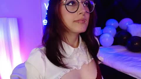 Snapshot of sweet_roxanee chatting on 11/07/25, 04:34 Roxanee online show from 11/07/25, 04:34