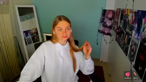 Snapshot of sweet_sabriina chatting on 03/03/25, 10:06 Sabina online show from 03/03/25, 10:06