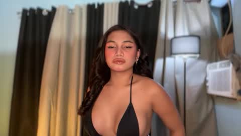 Snapshot of sweet_scarllet12 chatting on 04/25/26, 01:36 SCARLLET online show from 04/25/26, 01:36