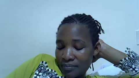 Snapshot of sweet_shari chatting on 10/30/25, 03:46 Princess shari online show from 10/30/25, 03:46