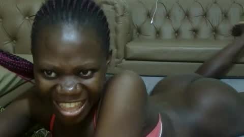 Snapshot of sweet_sharon01 chatting on 12/13/25, 09:09 Sharon online show from 12/13/25, 09:09