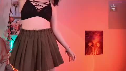 Snapshot of sweet_shena chatting on 05/22/26, 01:17 Shena online show from 05/22/26, 01:17