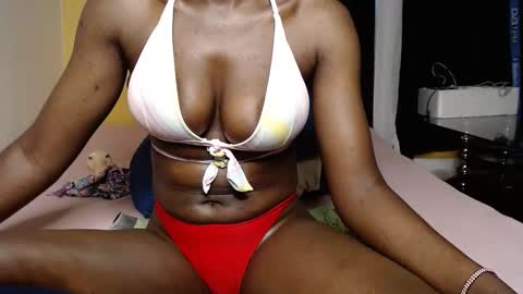 Snapshot of sweet_sherie chatting on 12/03/24, 05:42 ellanah Tracie online show from 12/03/24, 05:42