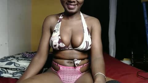 Snapshot of sweet_sherie chatting on 01/17/25, 06:54 ellanah Tracie online show from 01/17/25, 06:54