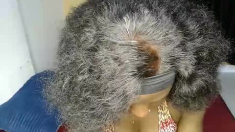 Snapshot of sweet_sherie chatting on 10/22/25, 05:41 ellanah Tracie online show from 10/22/25, 05:41