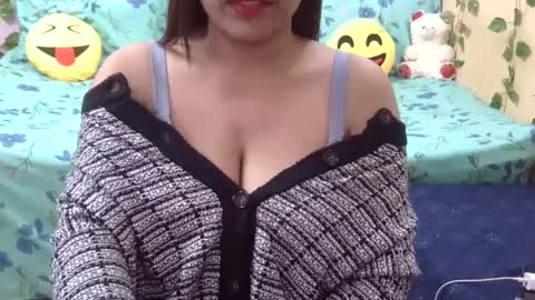sweet_shivani online show from 12/04/24, 08:01