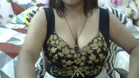 sweet_shivani online show from 10/05/25, 11:52