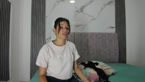 Snapshot of sweet_sofi20 chatting on 07/12/26, 01:57 sweet_sofi20 online show from 07/12/26, 01:57