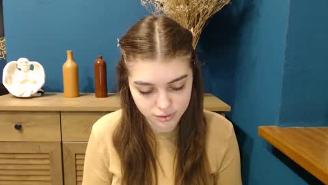 Snapshot of sweet_sugaaar chatting on 02/25/25, 07:31 Rebecca online show from 02/25/25, 07:31