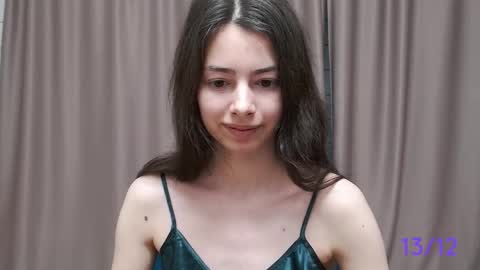 Snapshot of sweet_sweet_angel chatting on 12/13/24, 11:45 Angel online show from 12/13/24, 11:45