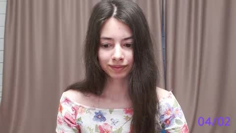 Snapshot of sweet_sweet_angel chatting on 02/04/25, 05:53 Angel online show from 02/04/25, 05:53